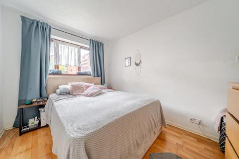 2 bedroom flat for sale, Cotton Avenue, Acton, London, W3