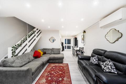 3 bedroom terraced house to rent, Hengrove Close,  Headington,  OX3
