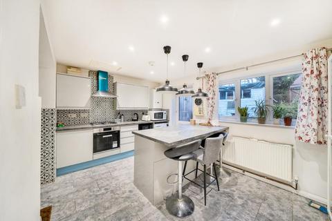 3 bedroom terraced house to rent, Hengrove Close,  Headington,  OX3