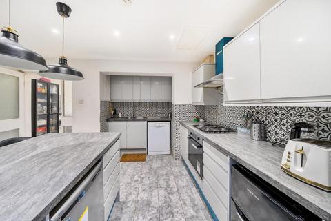 3 bedroom terraced house to rent, Hengrove Close,  Headington,  OX3