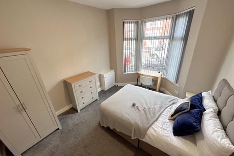 3 bedroom house share to rent, Empress Road, L7 8SF,