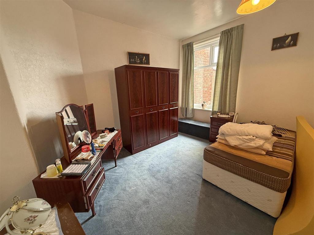 Bedroom 1.jpg