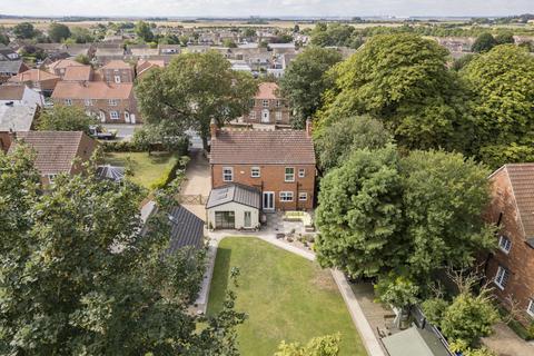 5 bedroom detached house for sale, Main Road, Hull HU12
