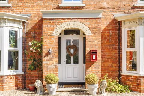 5 bedroom detached house for sale, Main Road, Hull HU12
