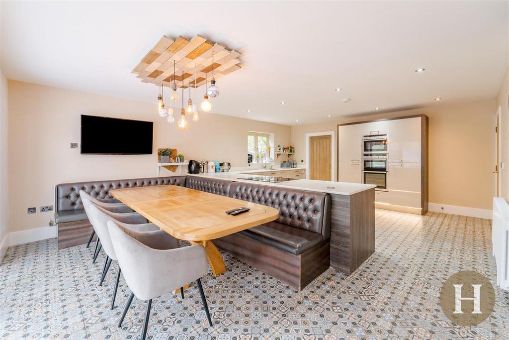 Hadleigh Estate Agents-13.jpg