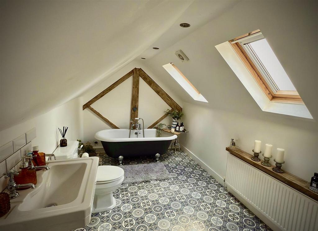 En-suite 2.jpg