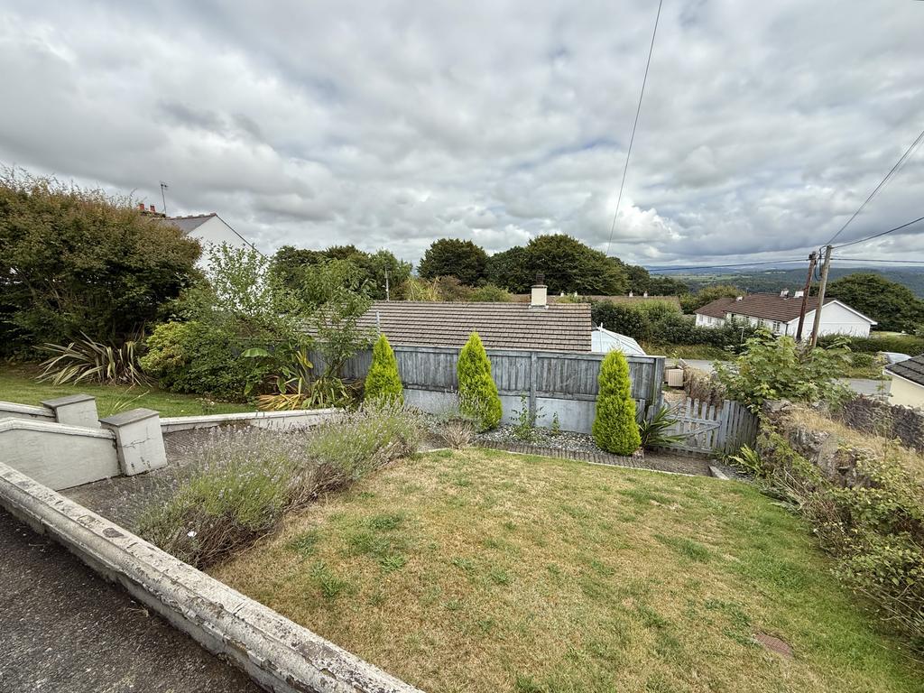 Garden to Front