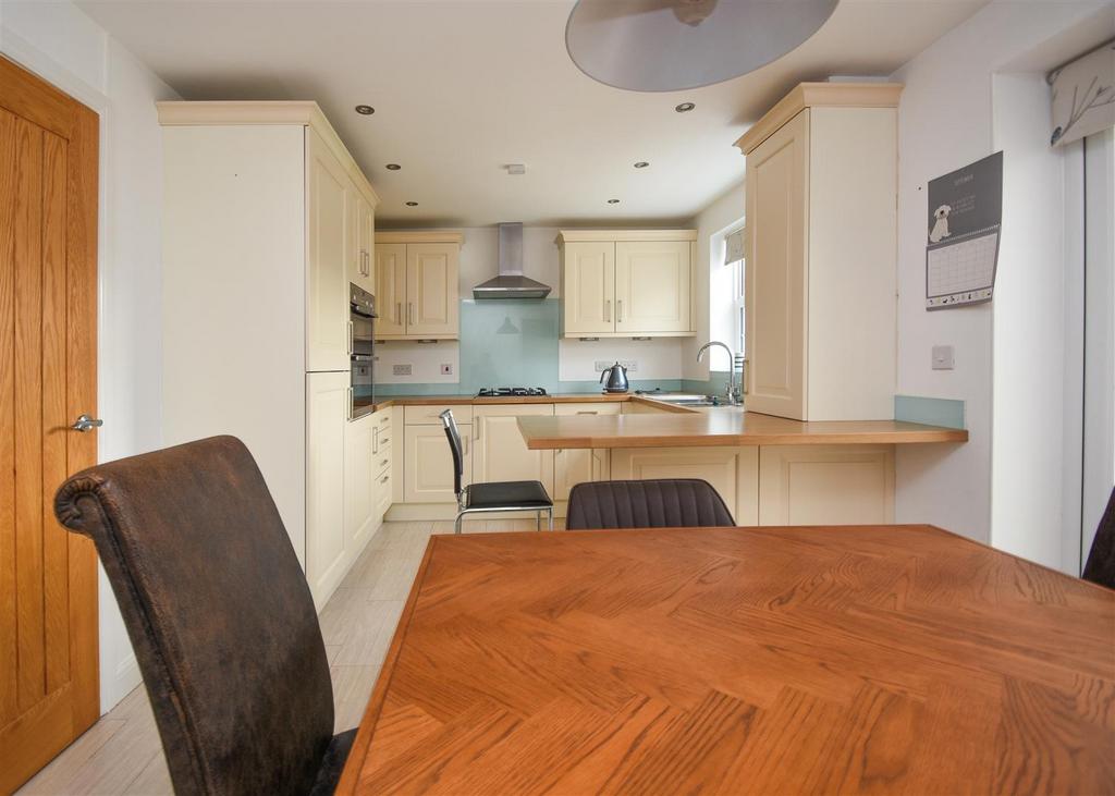 Eden House - Dining Kitchen (3).jpg