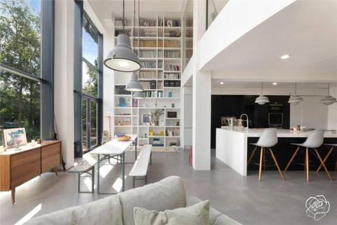 undefined, 4 Roach Road, London E3