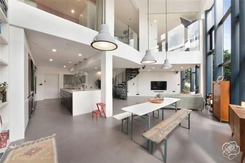 undefined, 4 Roach Road, London E3