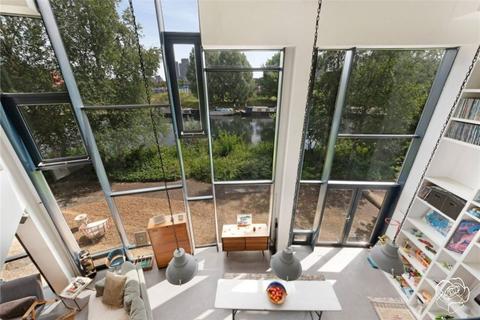 undefined, 4 Roach Road, London E3