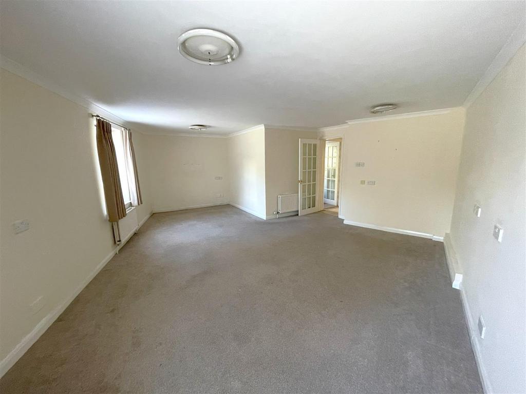 Sitting room 2.jpg