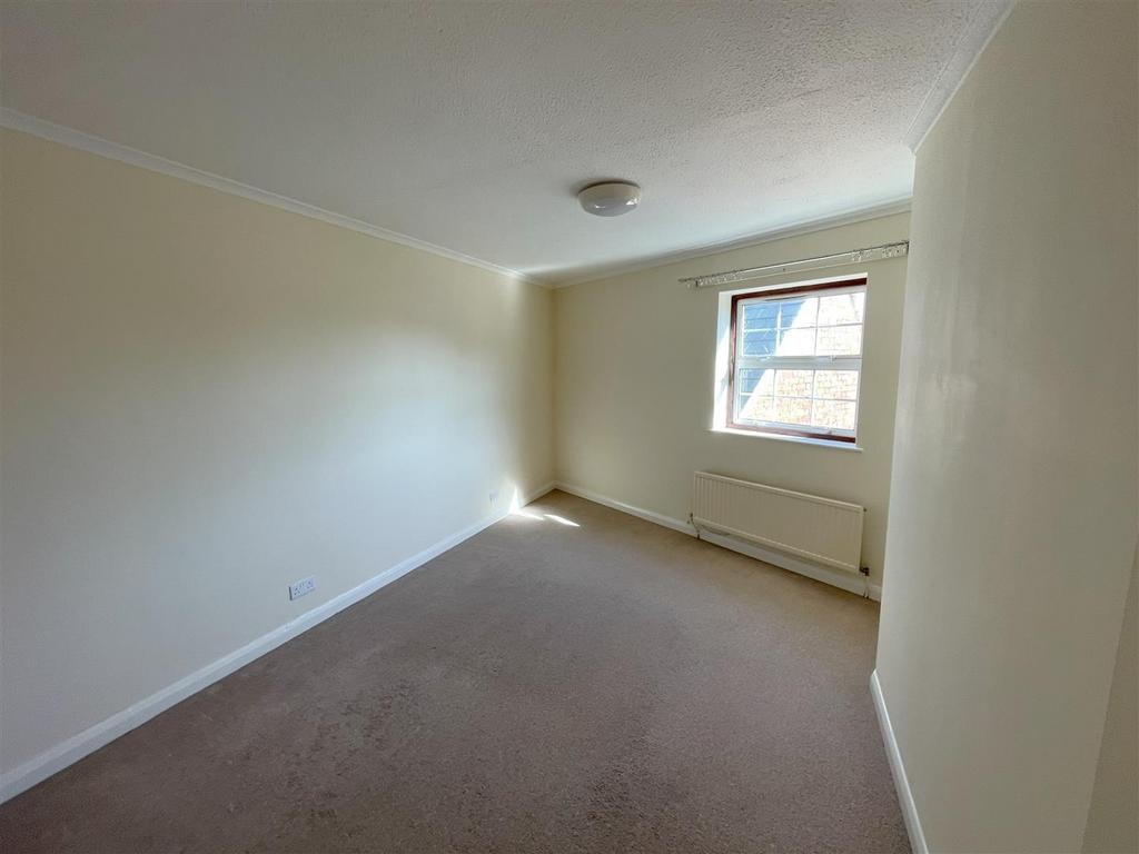 Bedroom 2.jpg