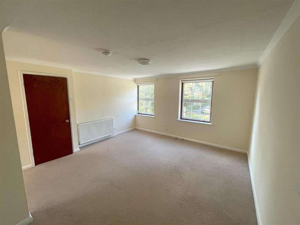 Sitting room 2.jpg