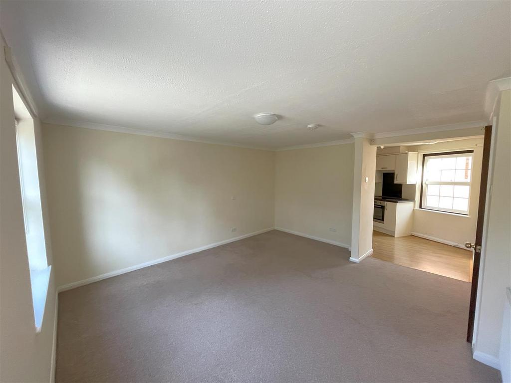 Sitting room 3.jpg