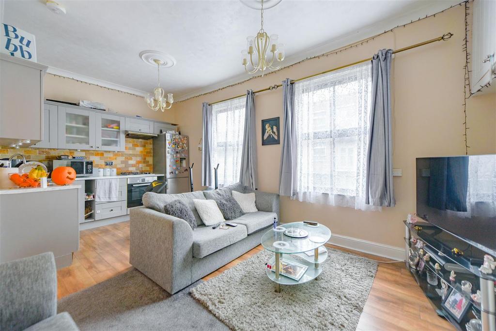 Living room/kitchen