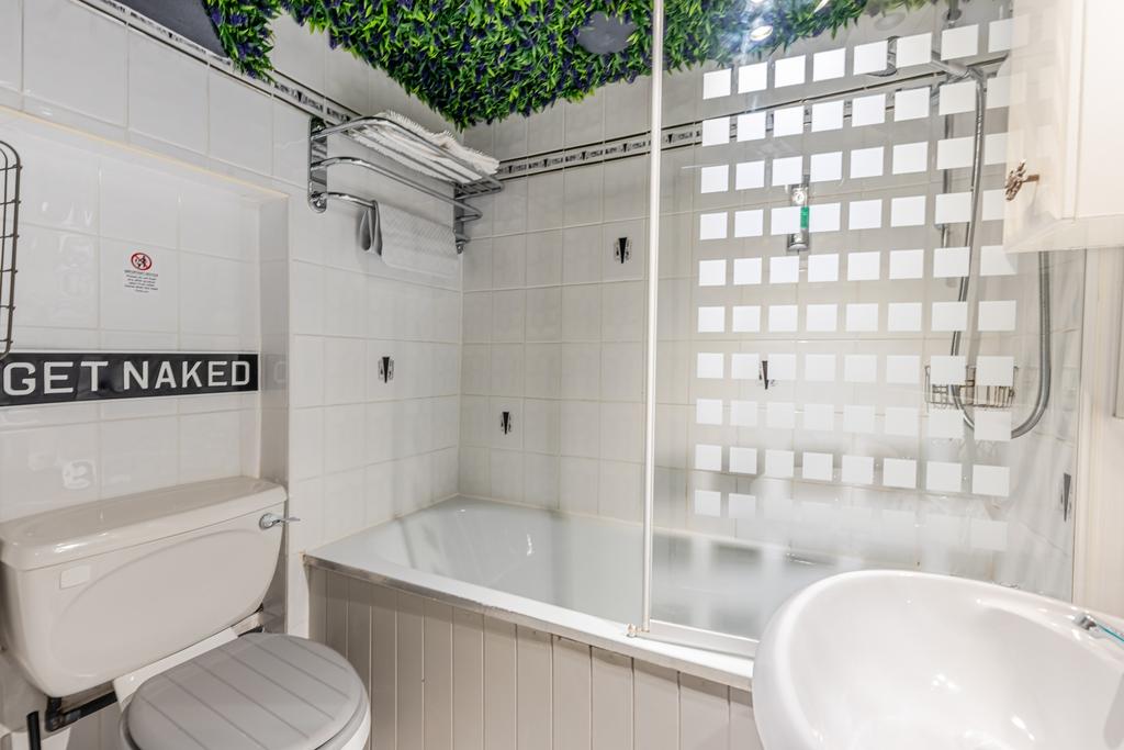 A32 - Cousens Farm, Dunstone - 250813