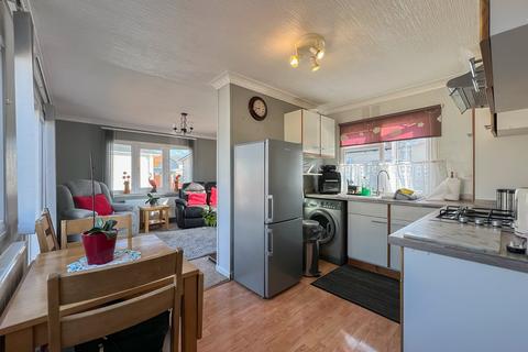 3 bedroom park home for sale, Fayre Oaks Home Park, Kings Acre, Hereford
