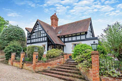 Blenheim Cottage Maidenhatch, Pangbourne, Reading, RG8 8HH