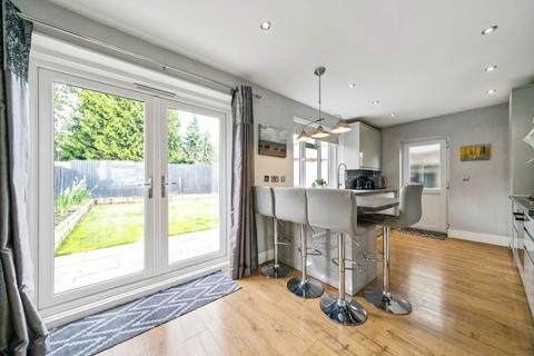 undefined, Priory Close, Sunbury-On-Thames TW16