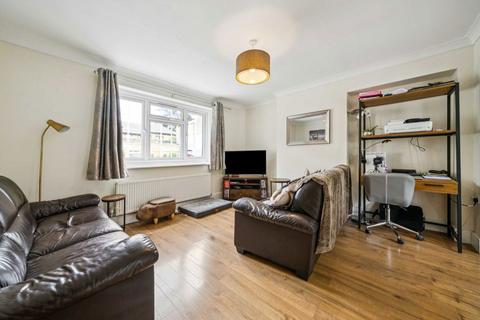 undefined, Priory Close, Sunbury-On-Thames TW16