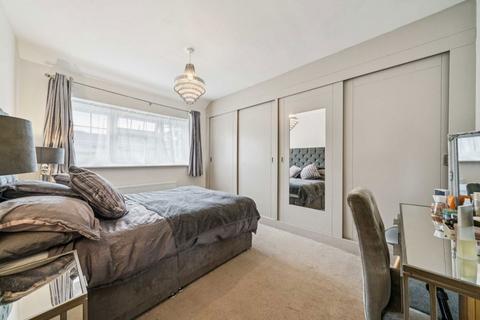 undefined, Priory Close, Sunbury-On-Thames TW16