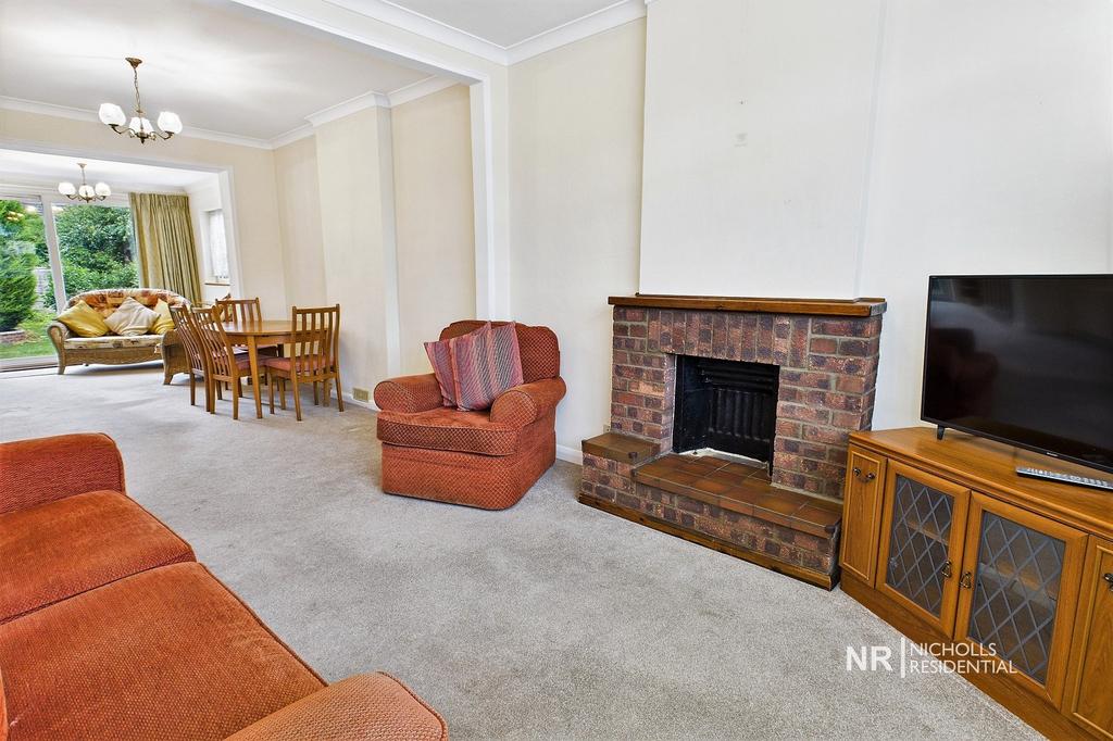 Lounge/Dining Room