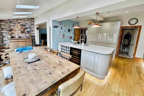 4 bedroom semi-detached house for sale, The Drive, Benton, Newcastle upon Tyne, NE7