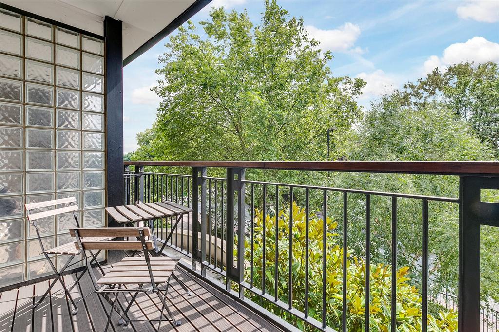 Apartment in London - View 2