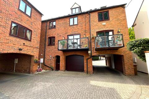 26 Monks Walk, Evesham, WR11 4SL