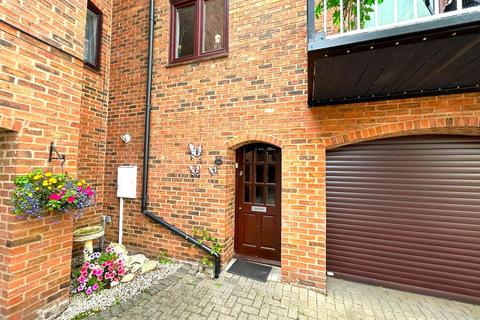 26 Monks Walk, Evesham, WR11 4SL