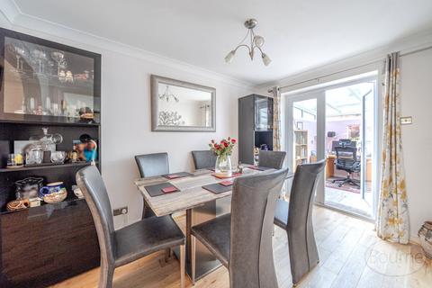 3 bedroom detached house for sale, Lancaster Close, Ash Vale GU12