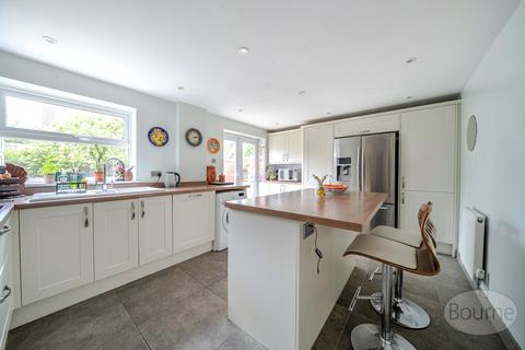 3 bedroom detached house for sale, Lancaster Close, Ash Vale GU12