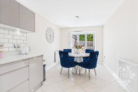 3 Lyndhurst Gardens, Ormesby, Middlesbrough, TS7 9BE