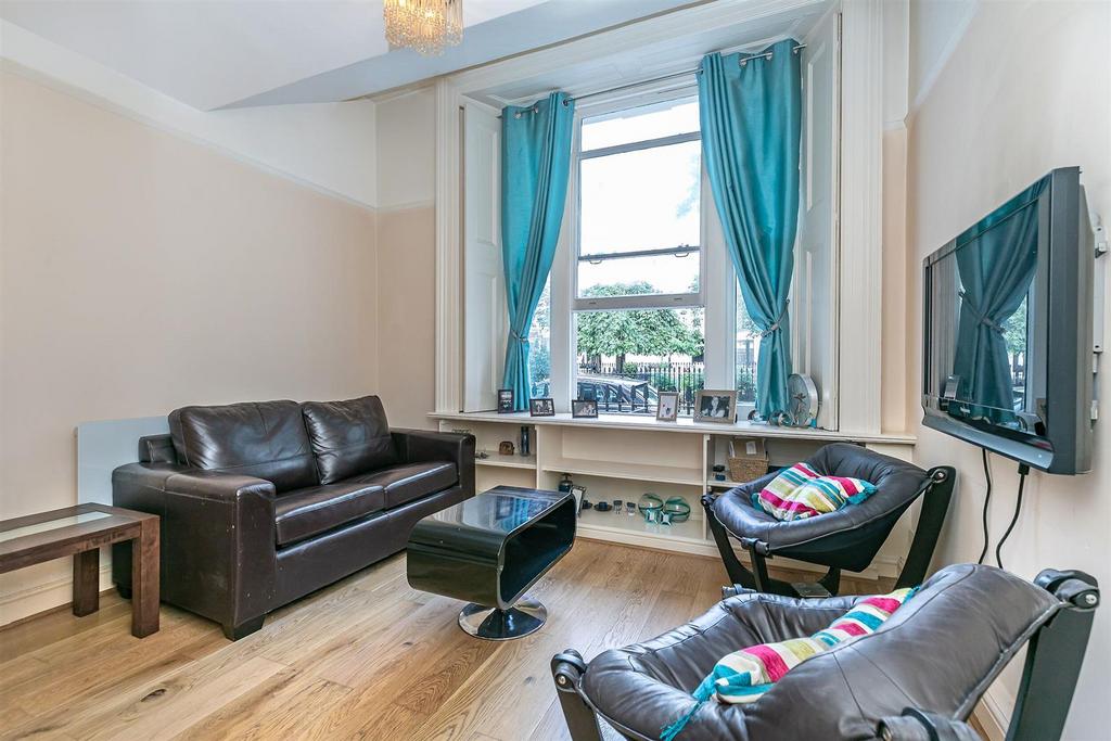 Living room 2.jpg