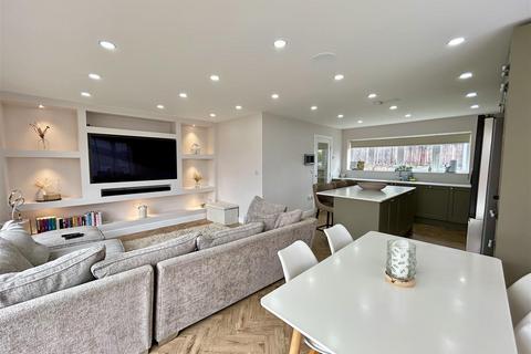 4 bedroom detached house for sale, Kenilworth Road, Oldbury