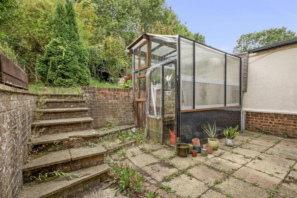77 Suffield Road, HP11 2 JN-11.jpg
