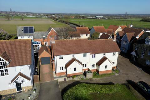 3 bedroom semi-detached house for sale, Calvinia Close, Basildon SS15