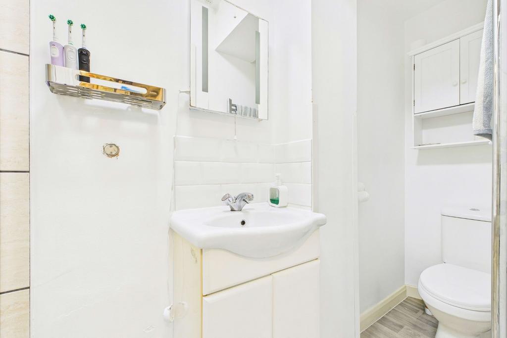 Owners’ accommodation - shower room