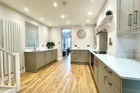 undefined, Fore Street, Newton Abbot TQ12