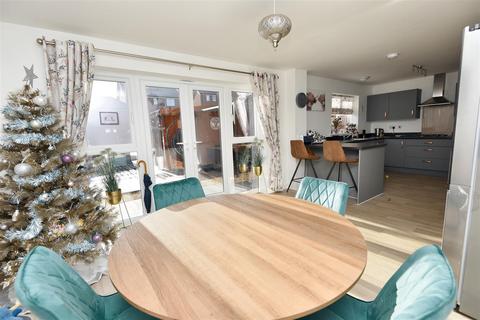 4 bedroom detached house for sale, Church Close, Templecombe