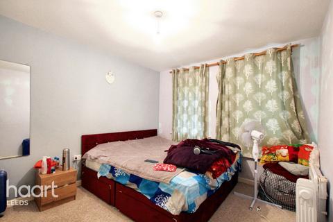 undefined, Whitehall Drive, Leeds