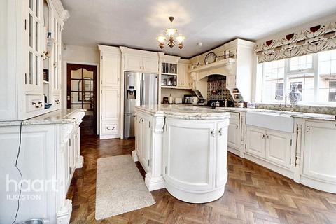 5 bedroom detached house for sale, Ilkeston Road, Heanor
