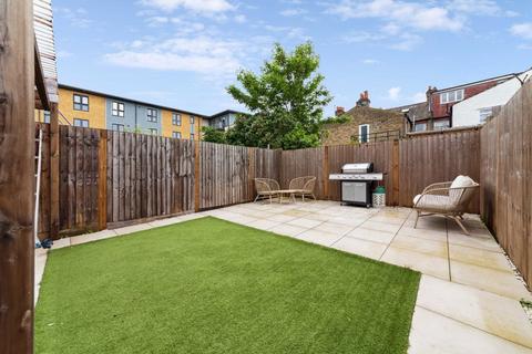 7a Fairlight Road, London, SW17 0JE