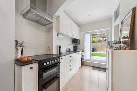 7a Fairlight Road, London, SW17 0JE