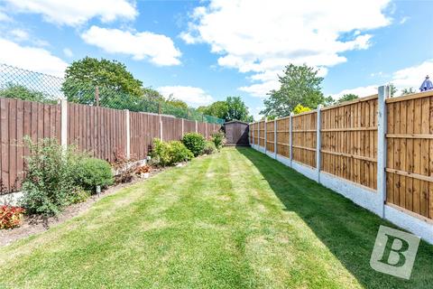 3 bedroom semi-detached house for sale, Lynwood Drive, Romford, RM5