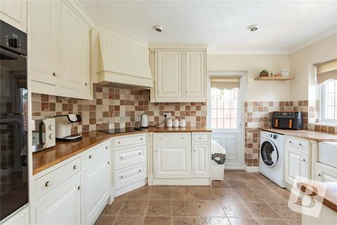 3 bedroom semi-detached house for sale, Lynwood Drive, Romford, RM5