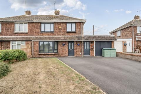3 bedroom semi-detached house for sale, Castleview Road, Chiseldon, Swindon, SN4