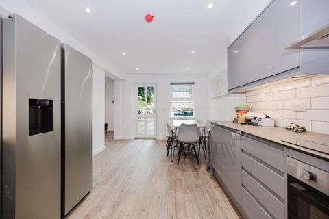 undefined, 120P St Leonards Hill, Edinburgh, EH8 9RZ