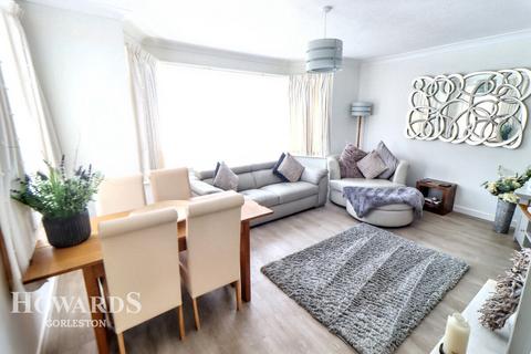 3 bedroom detached bungalow for sale, Waunci Crescent, Gorleston